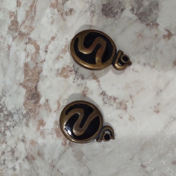 Set of Two Pairs of Earrings - Picture 3 of 6